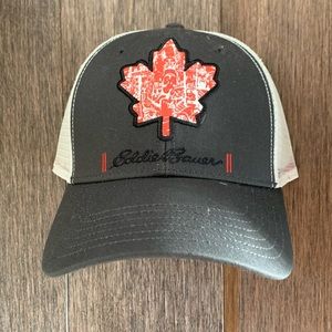 Canada snap back cap